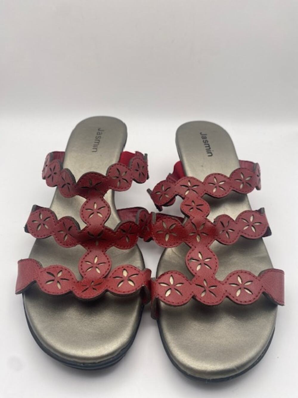 Jasmin Women’s Red Floral Cutout Wedge Mule Sandals Size 7M